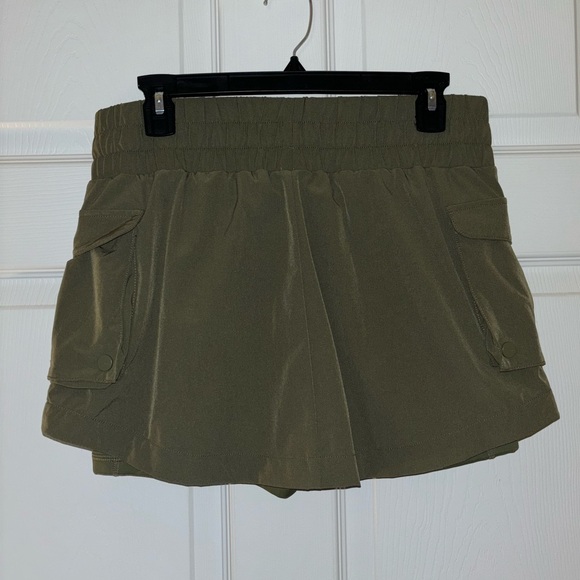 NWOT Popflex Hiking Superskort in Dark Olive - Picture 8 of 9